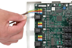 Zonefirst offers the ZDSP & ZDBP Rectangular and Square Zone Dampers, in which 10 dampers can be daisy-chained together at once using telephone cords.