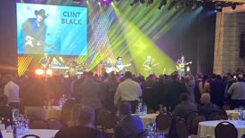 Clint Black at this year’s Winsupply Inc. biennial conference.